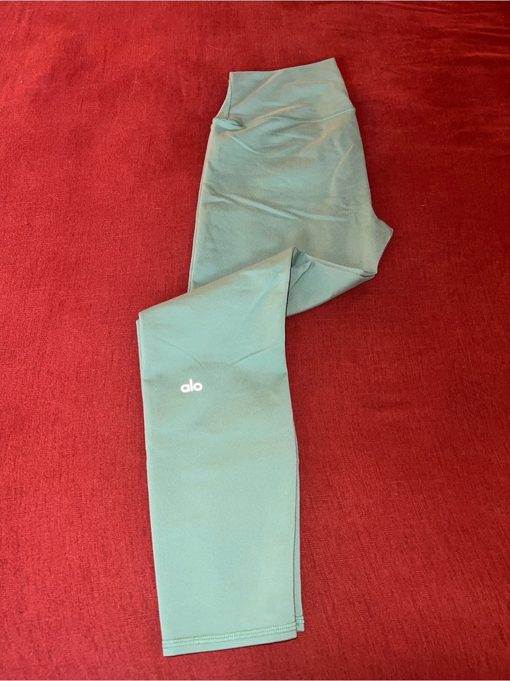 ALO Yoga Lettuce Leggings with Subtle Logo